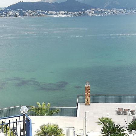 Castello Apartment باكولي المظهر الخارجي الصورة